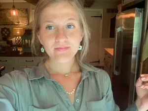 Green Retro Flower Earrings thumbnail 4