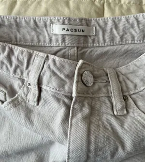 Highwaisted Jeans thumbnail 4