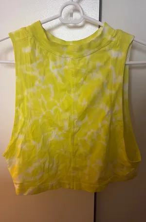 Lululemon tank Yellow Size 4 thumbnail 1