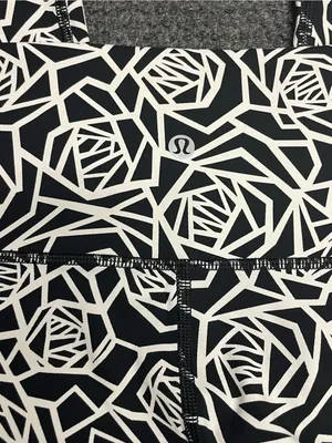 Lululemon black and white rose leggings size 8 thumbnail 6