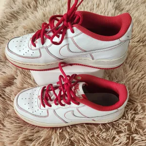 Nike Air White and Red Sneakers Size 6Y thumbnail 1