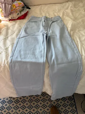 H&M Light Blue Jeans thumbnail 1
