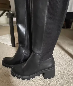 boots Black Size 7.5 thumbnail 2