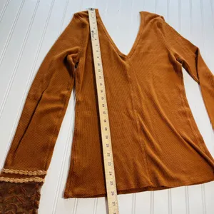 Free People Vintage Crafty Cuff Thermal Top Yellow Gold Rust Lace Cuffs‎ thumbnail 7