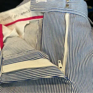 Talbots Womens Perfect Shorts Blue White Stripe Long Cotton Blend Size 10 thumbnail 7