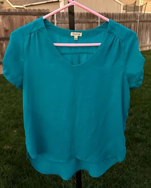 Lily white size small top thumbnail 1