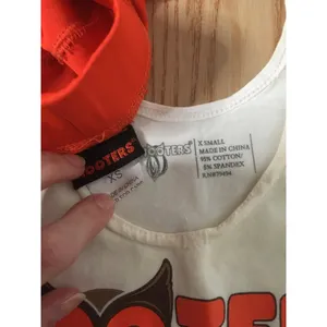 B75 Hooters Girl Worn Rare Uniform Tank & Shorts From Towson Maryland Size Xs thumbnail 4