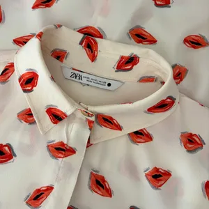 ZARA ZW Collection White Pink Lips Print Buttondown Top Blouse Lipstick X-Large thumbnail 11