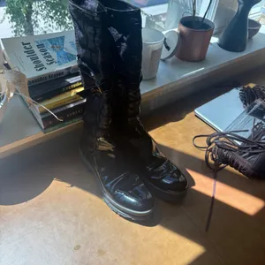 Aquatalia Black Quilted Patent Leather Boots Lug Sole Buckle‎ Detail Size 8 thumbnail 4