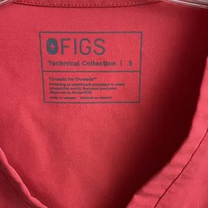 Figs Women’s Coral Casma Three-Pocket V Neck Scrub Top - Size Small thumbnail 2