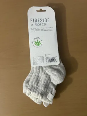 Women's 1 Pack Fireside Bow Quarter Cozy Socks thumbnail 5
