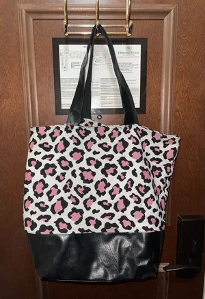 Stylish Leopard Print Tote Bag Black thumbnail 1