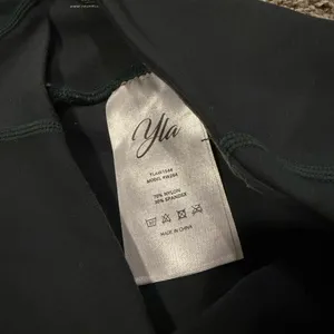 YoungLA Women’s Leggings Legacy Emerald Green Size Medium EUC SOLD OUT thumbnail 5