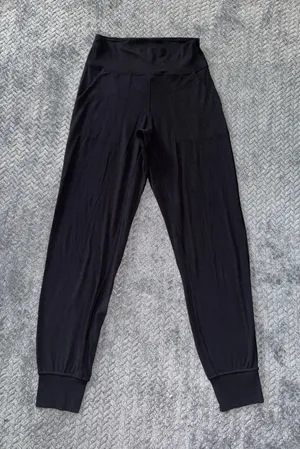 Lululemon Align‎ Jogger Pants Black First Release Womens Activewear Size 4 thumbnail 1