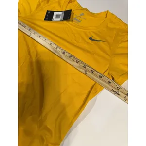 Nike Dri-FIT Women's XS Yellow Short Sleeve Solid Polyester T-Shirt (F43) thumbnail 5