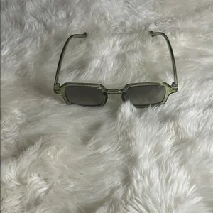 Trendy Olive Sunglasses Green thumbnail 3