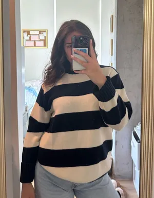 BRANDY MELVILLE STRIPED SWEATER thumbnail 1