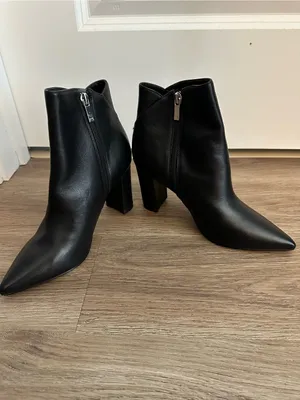 Marc Fisher Pointed Ankle Boots Size 7 thumbnail 4
