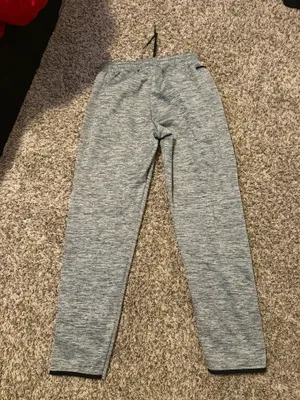 Women’s sz M Under Armour Sweatpants thumbnail 3