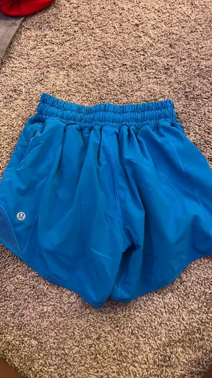 Lululemon Shorts Hot Hot thumbnail 2