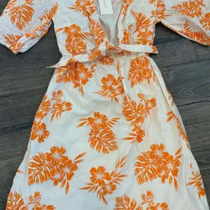Women's Floral Orange Knee Length Dress Size XS V-Neck 3/4 Sleeve Casual‎ thumbnail 1