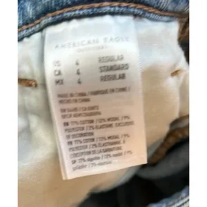 American Eagle Mom Jeans Women's 4 High Rise Distressed Stretch Denim Blue thumbnail 5