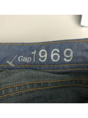Gap 1969 Womens Real Straight Medium Wash Denim Jeans Size 28/6 thumbnail 5