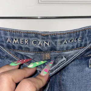 American Eagle Blue Mom Distressed Jeans Size 12 thumbnail 3