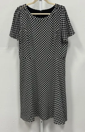 Talbots Black White Geometric Floral Dot Fit Flare Dress Button Shoulder Size 16 thumbnail 1
