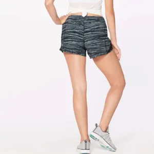 Lululemon Hotty Hot Short II (Long 4") Low Tide Alpine White Black / Black thumbnail 3