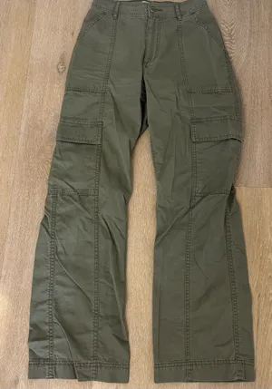 Abercrombie Olive Green Cargo Pants thumbnail 1