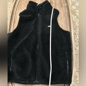 Wrangler All Terrain gear fleece Sherpa vest. Size Large thumbnail 11