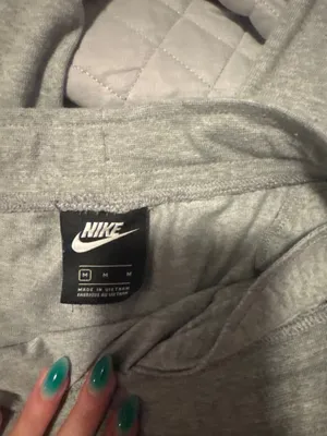 Nike sweatpants thumbnail 2