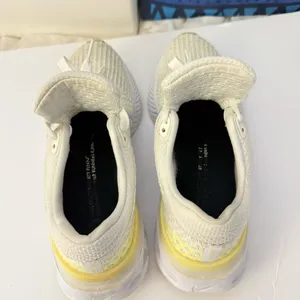 Nike React Infinity Run Flyknit 3. Shoes thumbnail 4