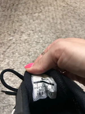 Nike Women’s Sneakers thumbnail 7