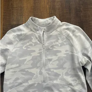 Lululemon Pace Pursuit Long Sleeve White Camo Top Size 6 thumbnail 5