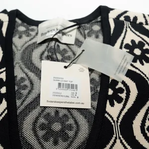 Finders Keepers - Quinn‎ LS Knit Top thumbnail 5