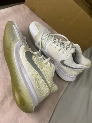 Nike Kyrie 3 White Chrome Irving Sneakers Shoes Mens Size 10 thumbnail 5