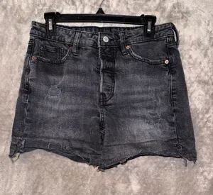 Old Navy O.G. Straight High-Rise Secret-Smooth Pocket Denim Shorts Size 6 thumbnail 1