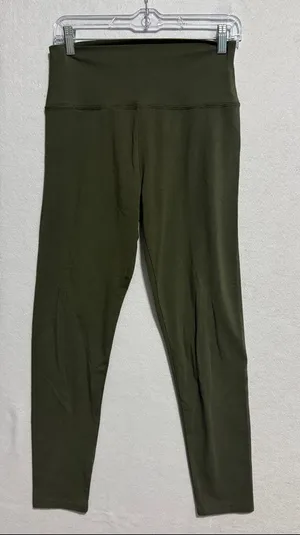 aerie Olive Green OFFLINE Logo Active Top thumbnail 1