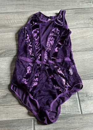 Leg avenue lace and velvet bodysuit thumbnail 1