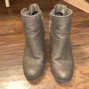 Women’s Madden Girl Deliite brown zip up ankle boots size 8 spring fall casual thumbnail 2