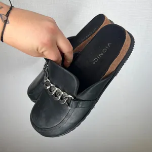 Vionic Georgie Black Leather Chain Mule Loafer Shoes Womens 9.5 Lug Sole AD47 thumbnail 3