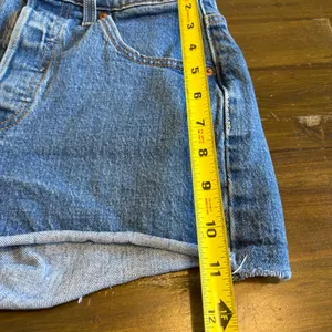 Levi’s 501 Cut Off Shorts Blue Button Fly size 25 Daisy High Rise Distressed thumbnail 5