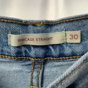 LEVI'S Worn To Ride Ribcage Straight Jeans in Light Blast‎ Size 30 thumbnail 7