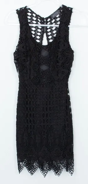 ASTR Crochet‎ Floral Sheath Sleeveless Dress Size XS thumbnail 1