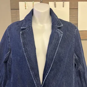 Abercrombie & Fitch Dark Wash Boxy Long Sleeve Jean Blazer Jacket Button Medium thumbnail 2