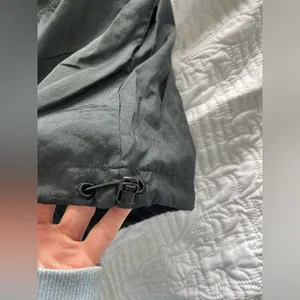 NIKE BLACK HOODED WINDBREAKER SIZE SMALL thumbnail 9