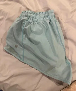 Lululemon Hotty Hot Short 2.5” thumbnail 4
