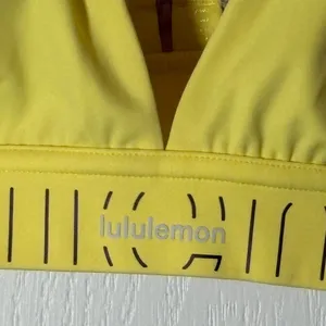 Lululemon License to Train Triangle Bra Light Support A/B Cup Logo Size 12. thumbnail 3